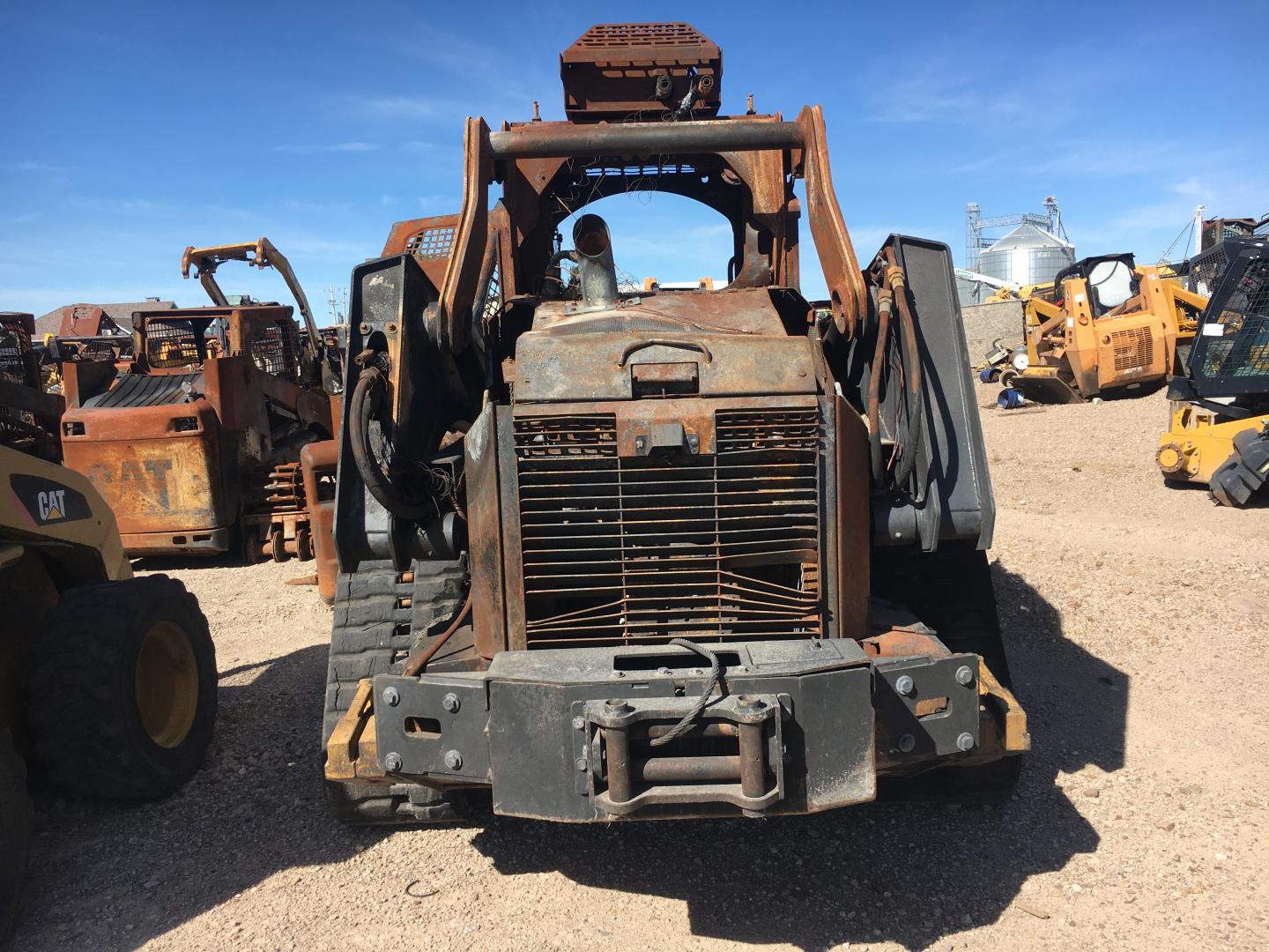 ./imagenes/INVOICE/2019/16213/MINICARGADOR JOHN DEERE_333G (5).JPG